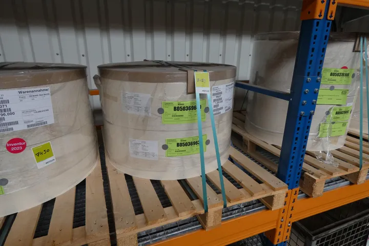 Konvolut novaplan 03010 Pappe Umfang: Palette mit Inhalt